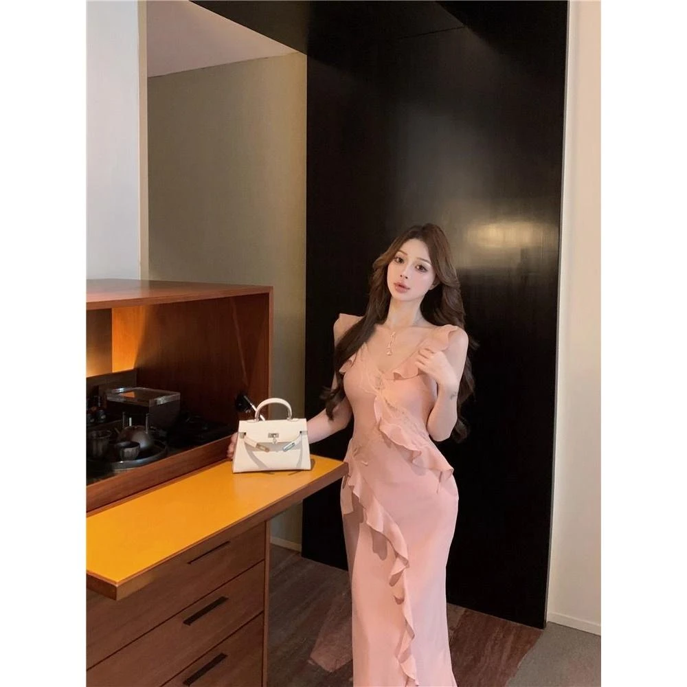 蕾丝拼接吊带连衣裙女夏季荷叶边鱼尾裙黑色收腰裙子纯欲包臀长裙