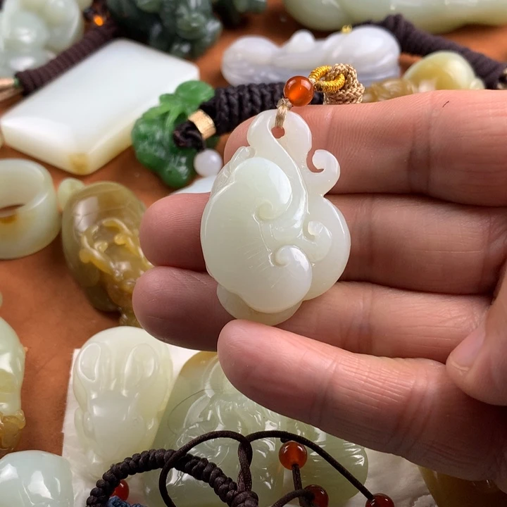 未镶嵌和田玉挂件