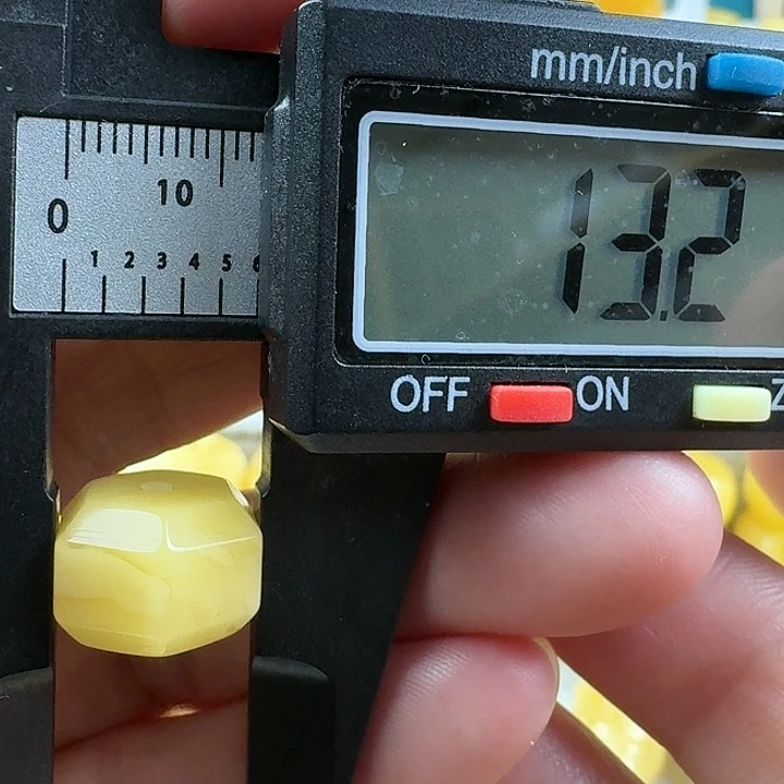 蜜蜡未镶嵌裸石22