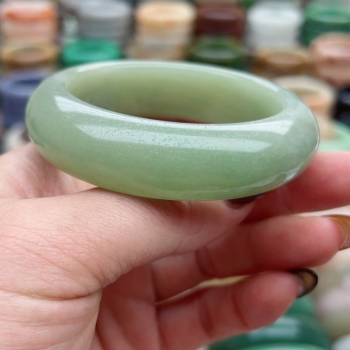 未镶嵌手镯石英质玉