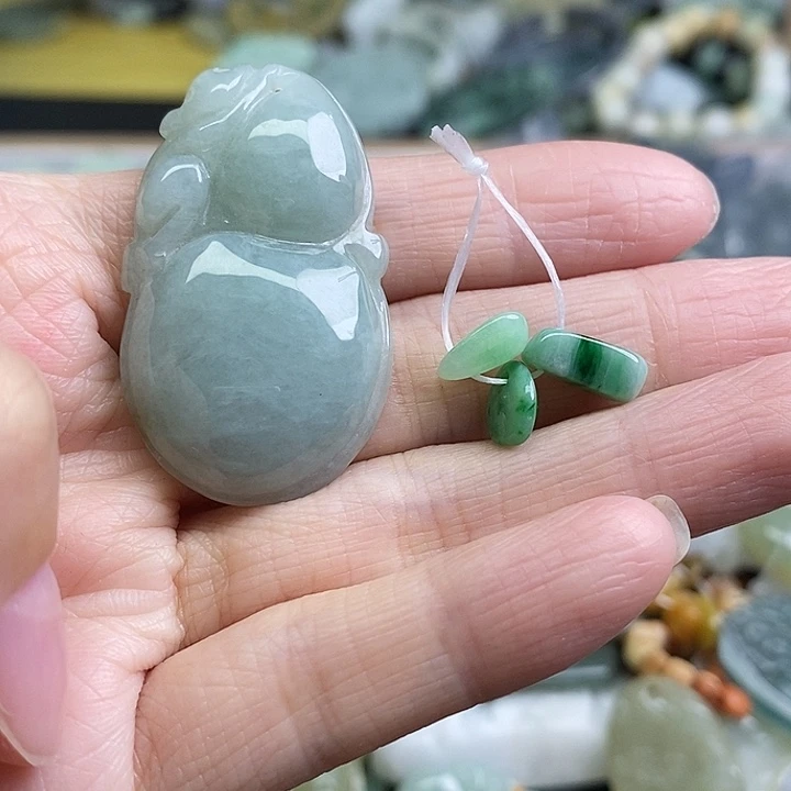 晚***。翡翠未镶嵌颈饰天然翡翠