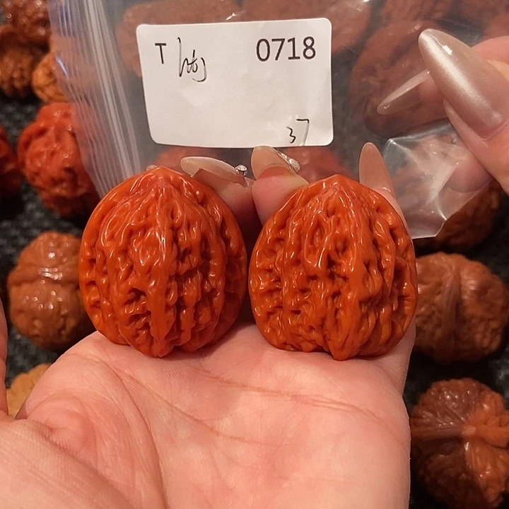 文玩核桃吊坠虎头37