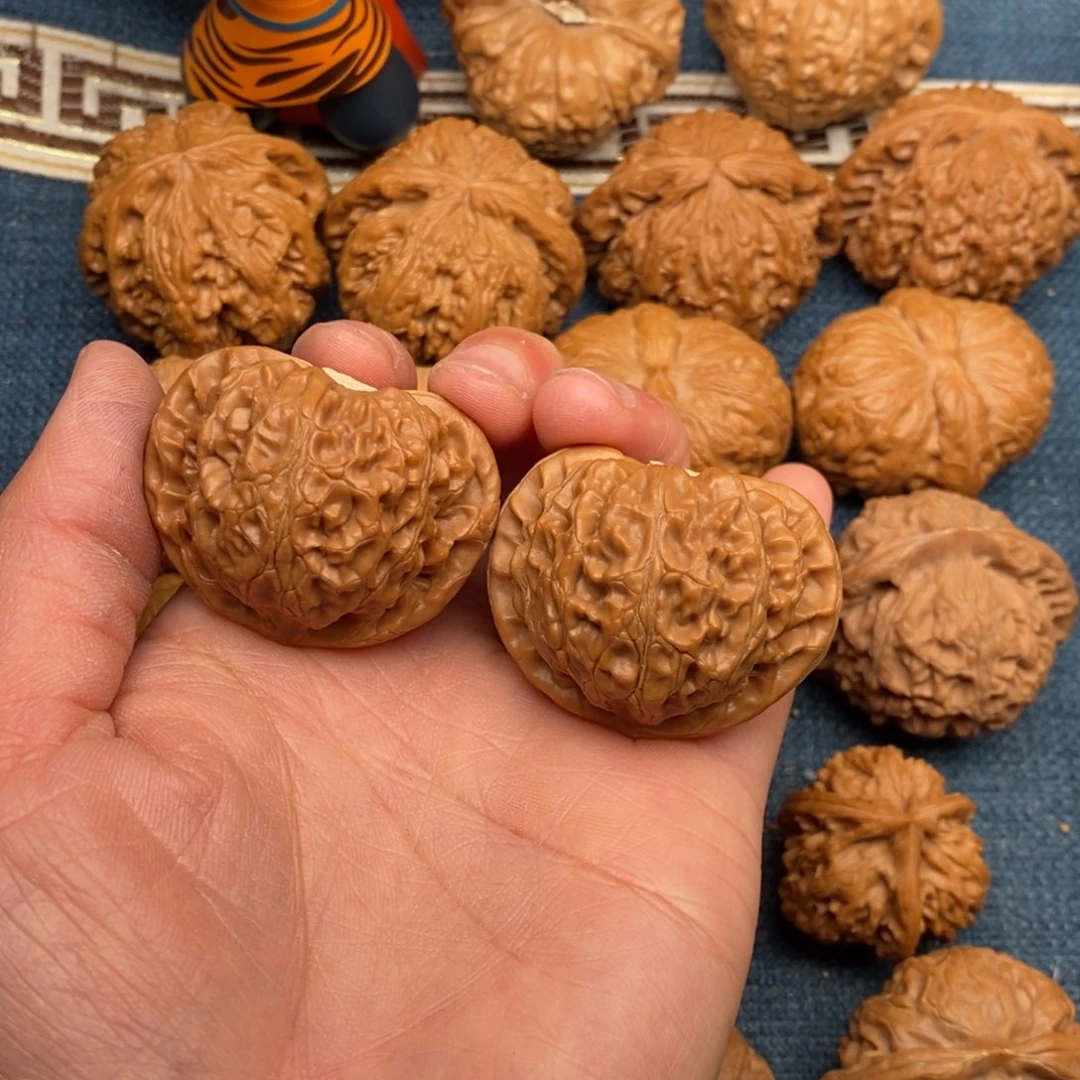 文玩核桃把件俗**耐41桃心宫灯