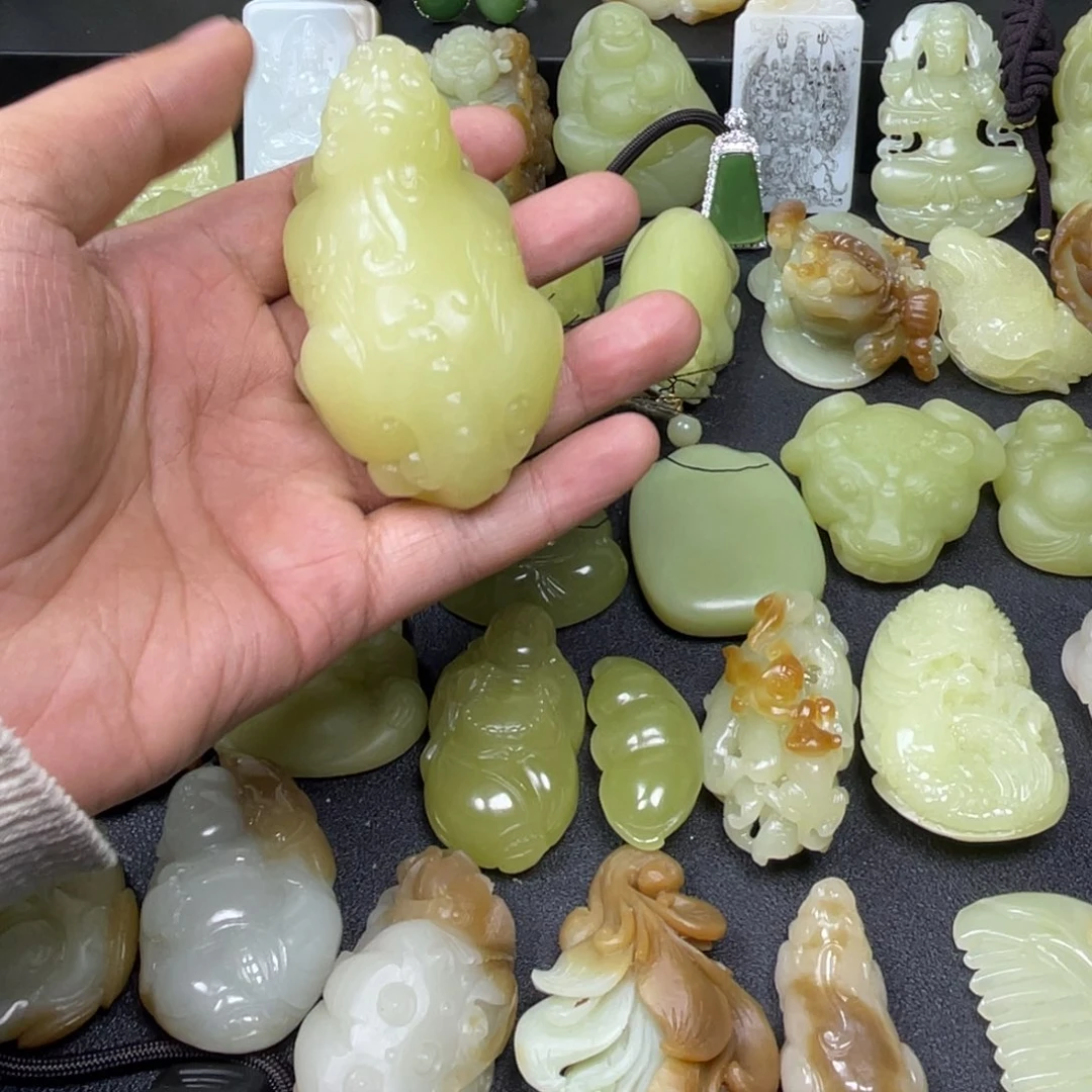 和田玉未镶嵌颈饰