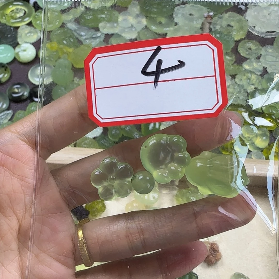 换***王蛇纹石玉未镶嵌颈饰