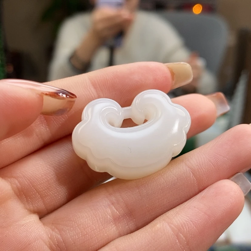 【闪购商品】吊坠(赠链)未镶嵌和田玉