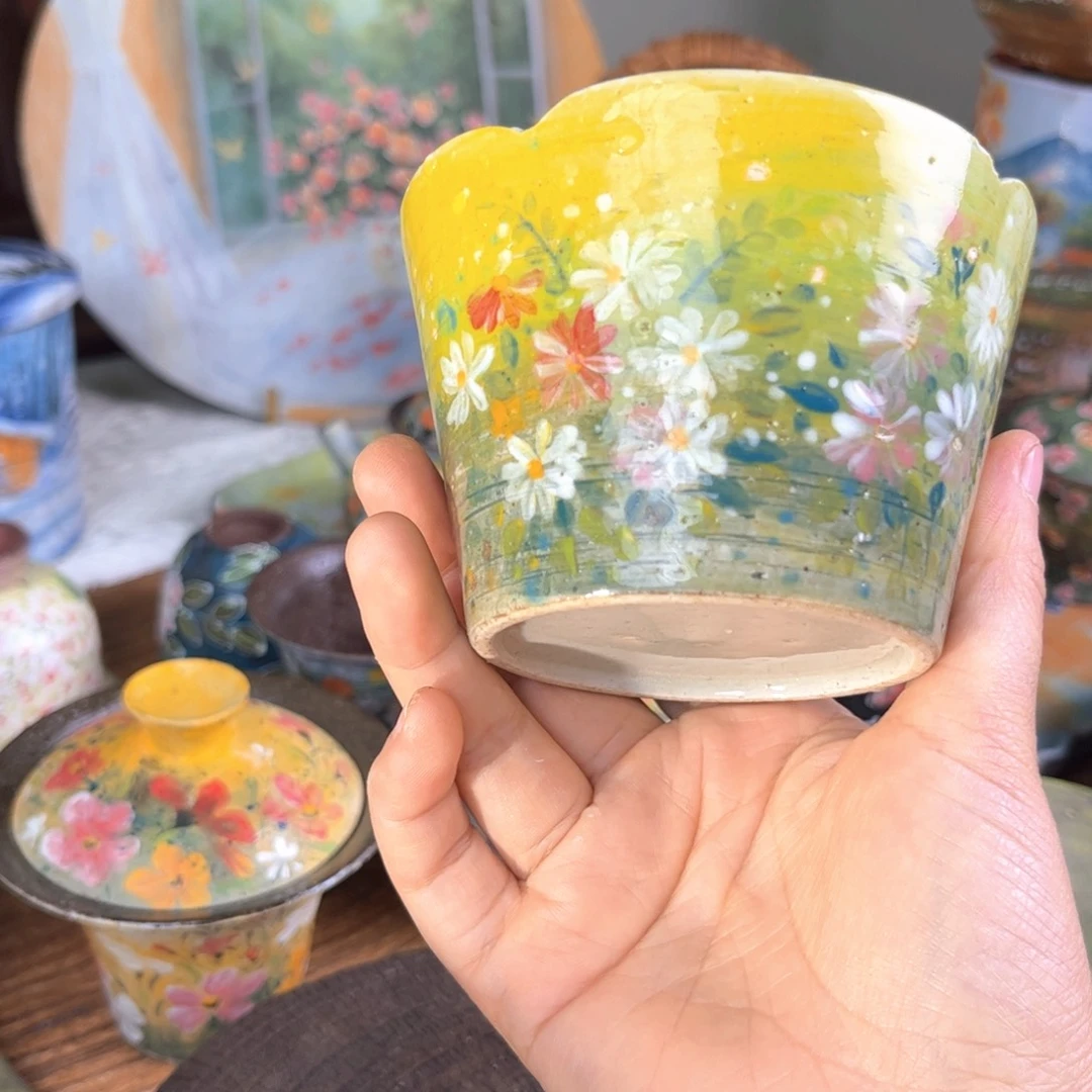 碟清**人釉下五彩斑斓色彩