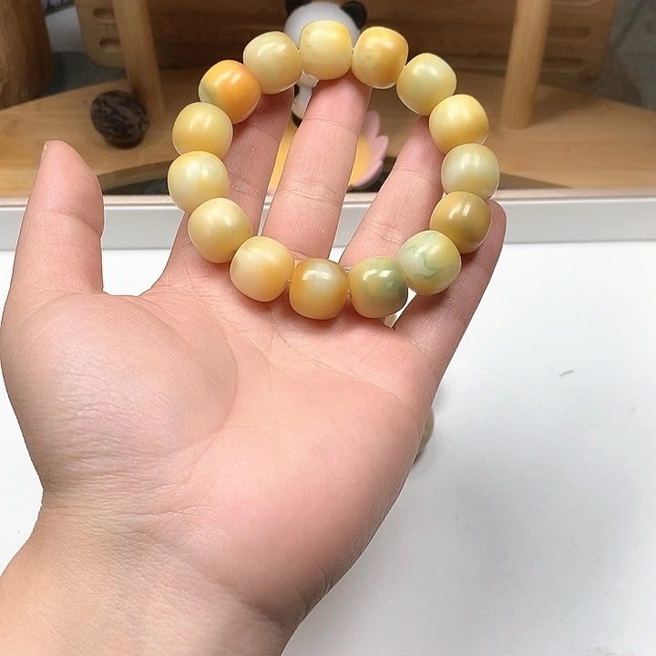 菩提根/象牙果吊坠白**人