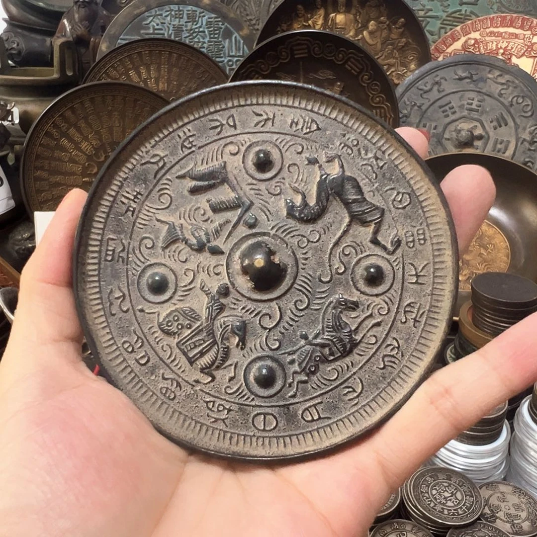 金属复古风格摆件