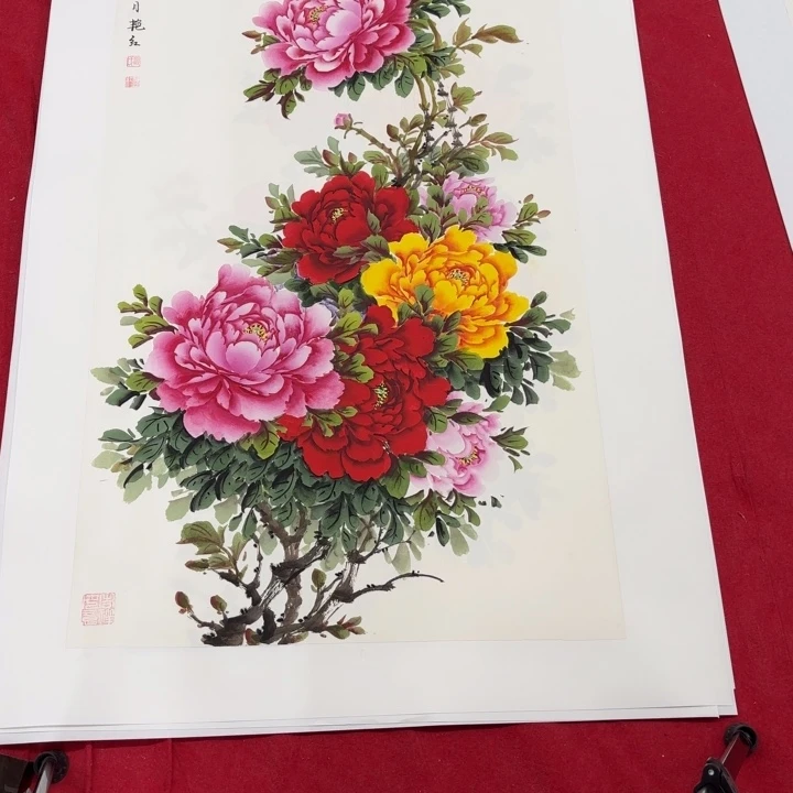 国画花鸟等图案为一体而