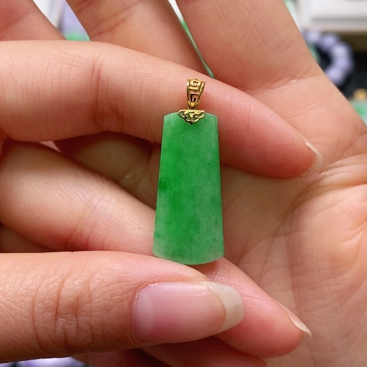 翡翠颈饰未镶嵌吊坠