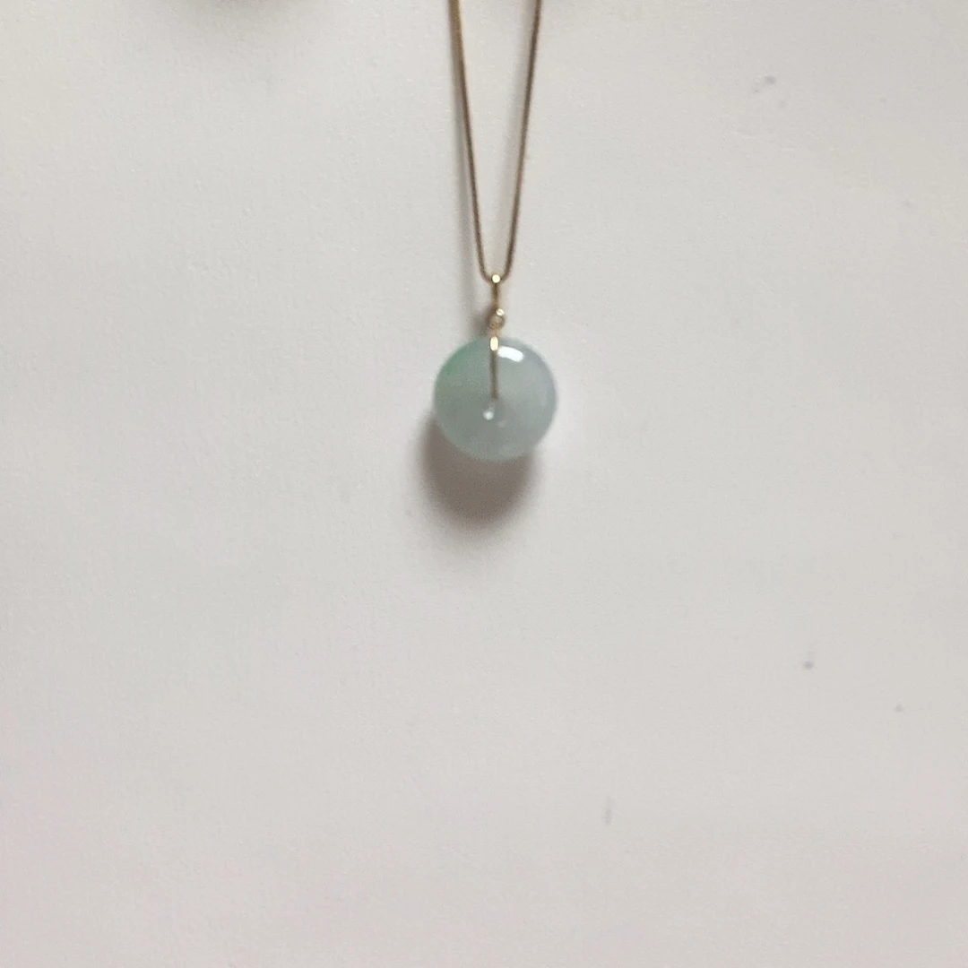 翡翠18K金镶嵌颈饰简单