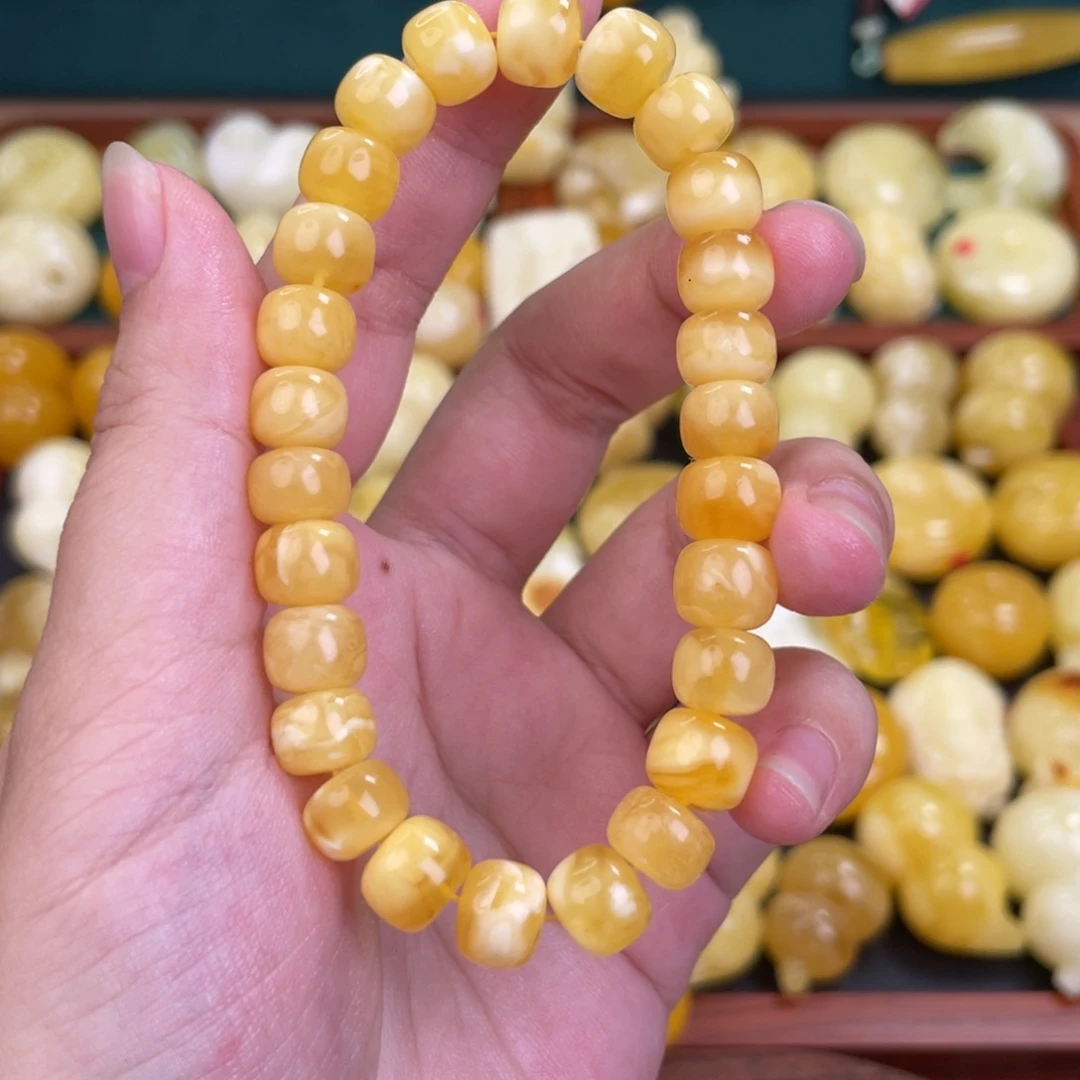 未镶嵌吊坠(赠链)蜜蜡