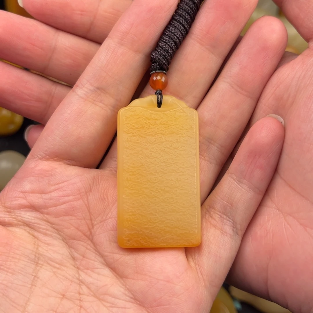 蜂***哥石英质玉未镶嵌黄蜡石挂件