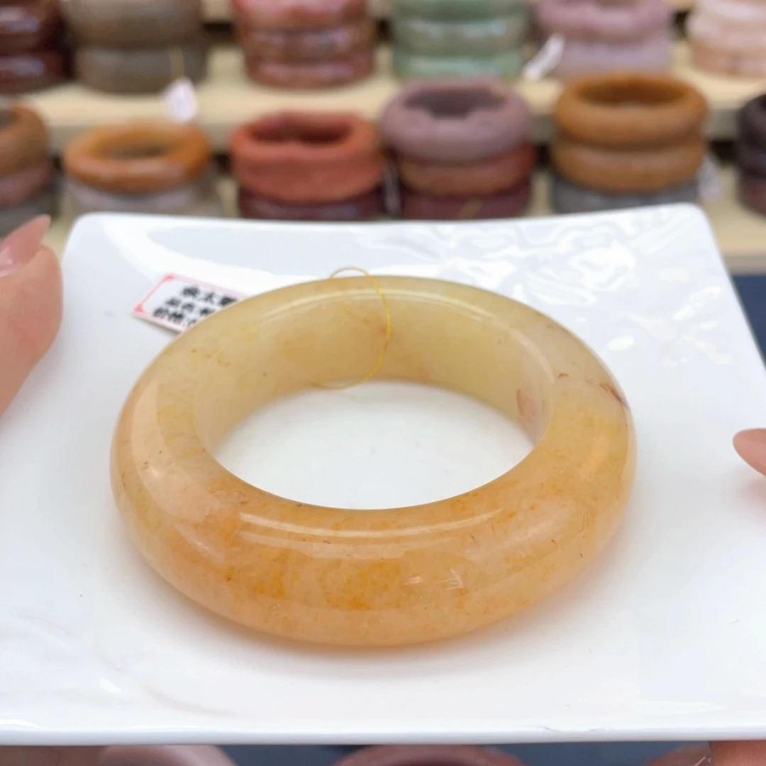 【闪购商品】石英质玉手镯未镶嵌最***景