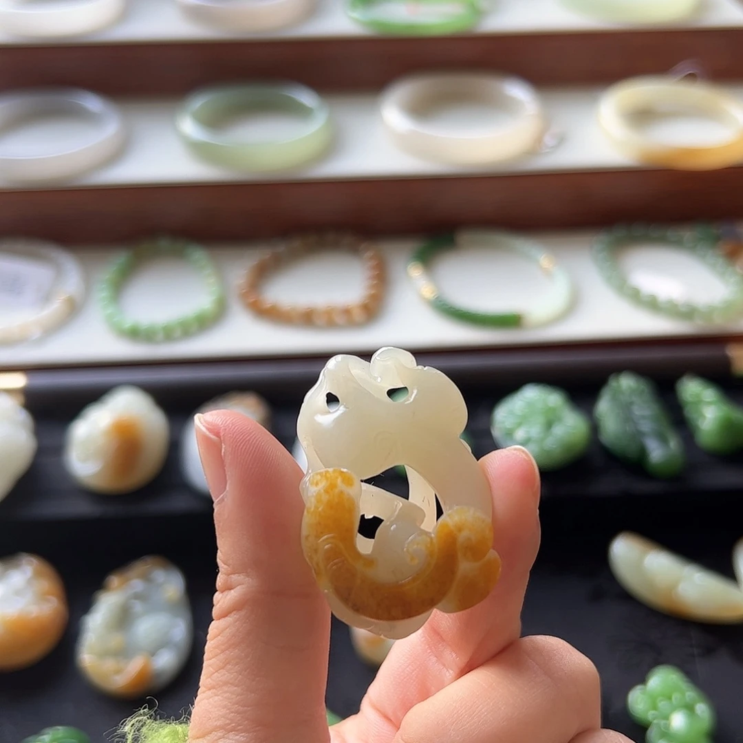 和田玉未镶嵌吊坠(不含链)