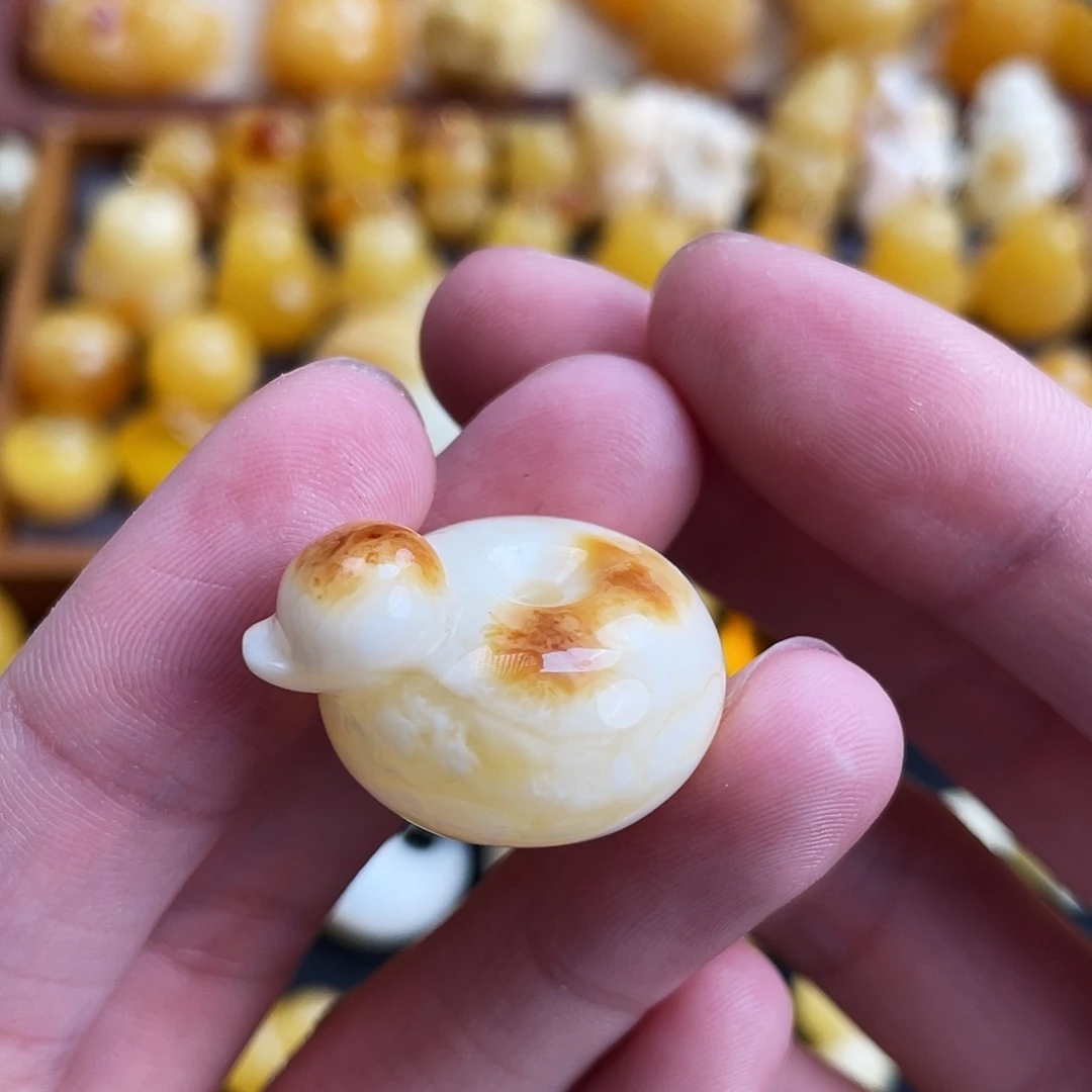 琥珀未镶嵌珠宝奇石