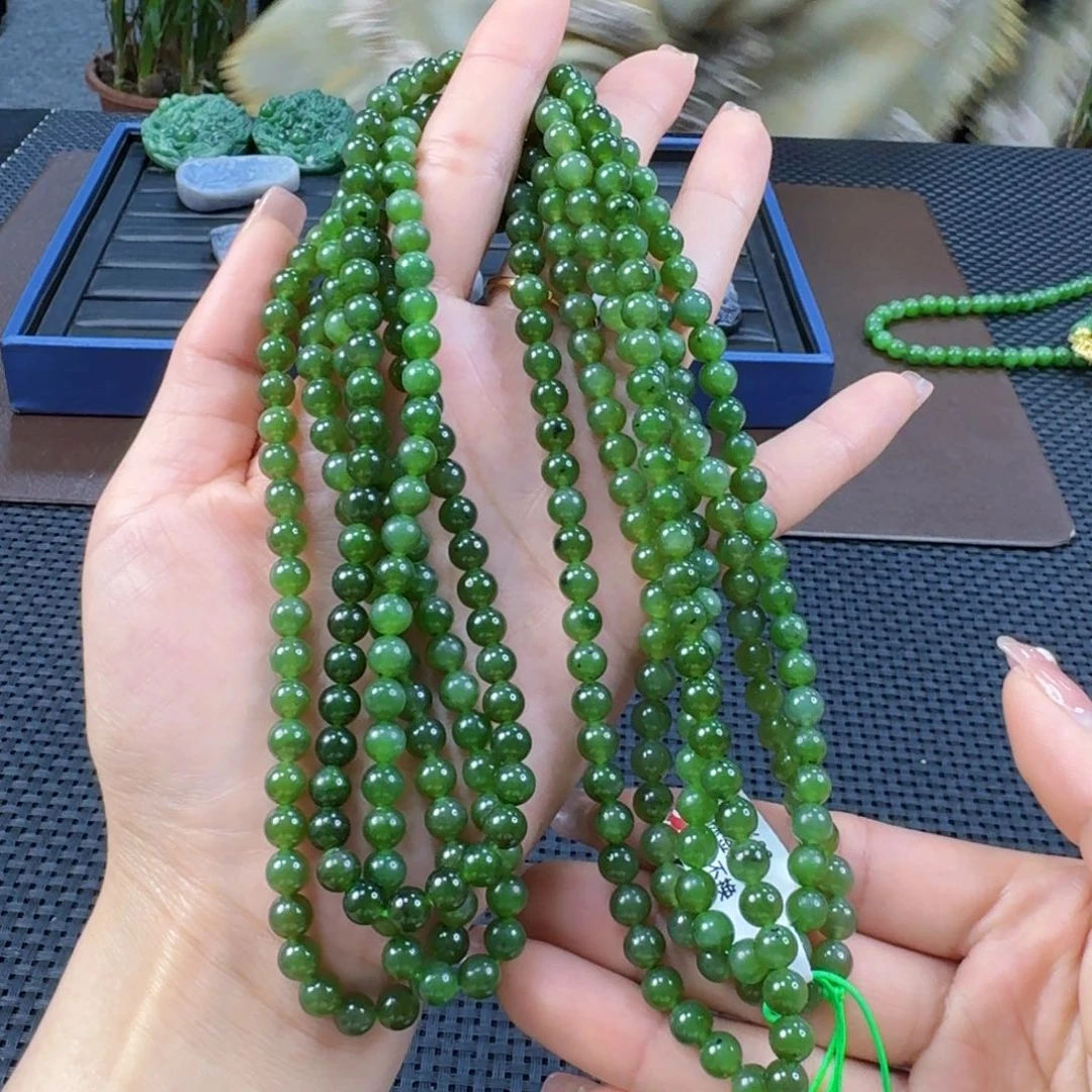 和田玉（碧玉）未镶嵌颈饰卡6发其一