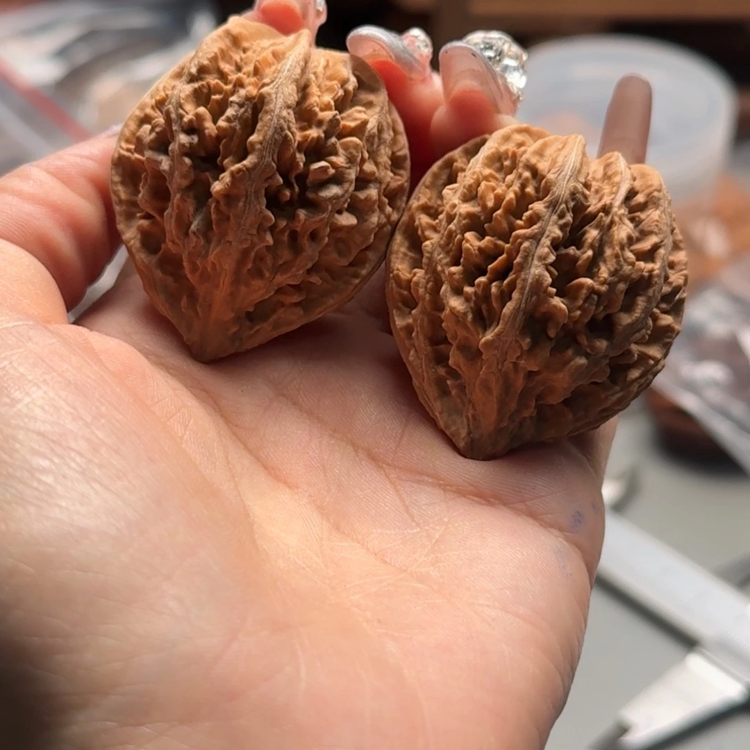 文玩核桃把件关东木子楸百核154花皮