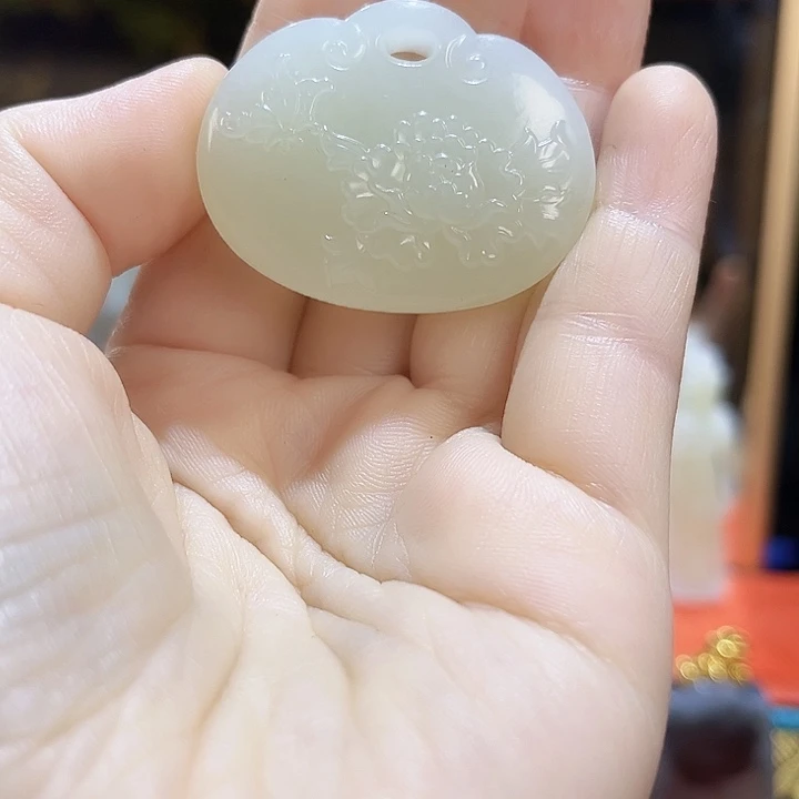 追***年颈饰未镶嵌和田玉