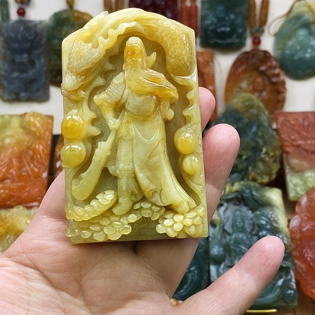 蛇纹石玉未镶嵌颈饰大尺寸关公