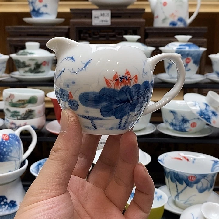 手绘微瑕荷花公杯