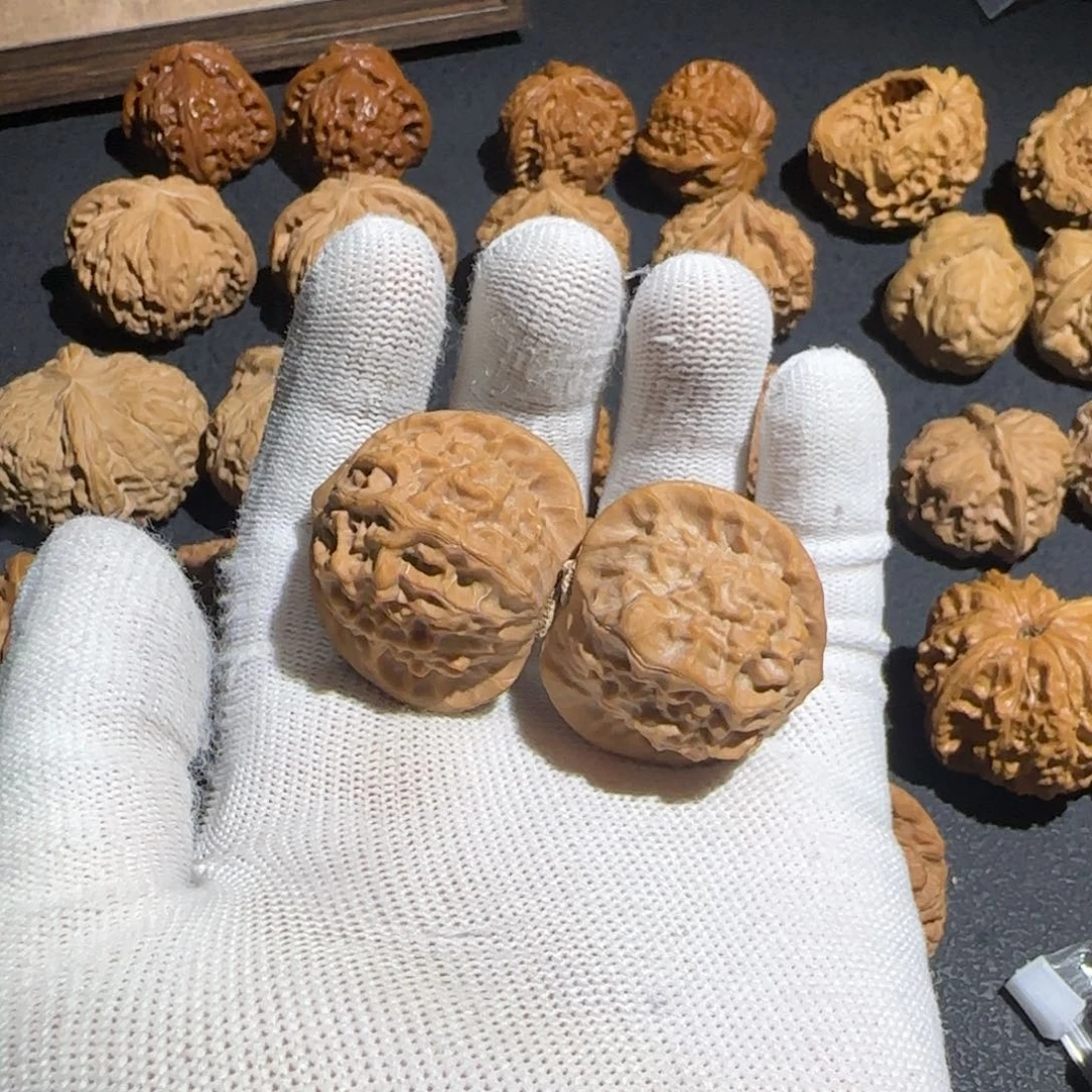 吊坠文玩核桃38瓷娃娃