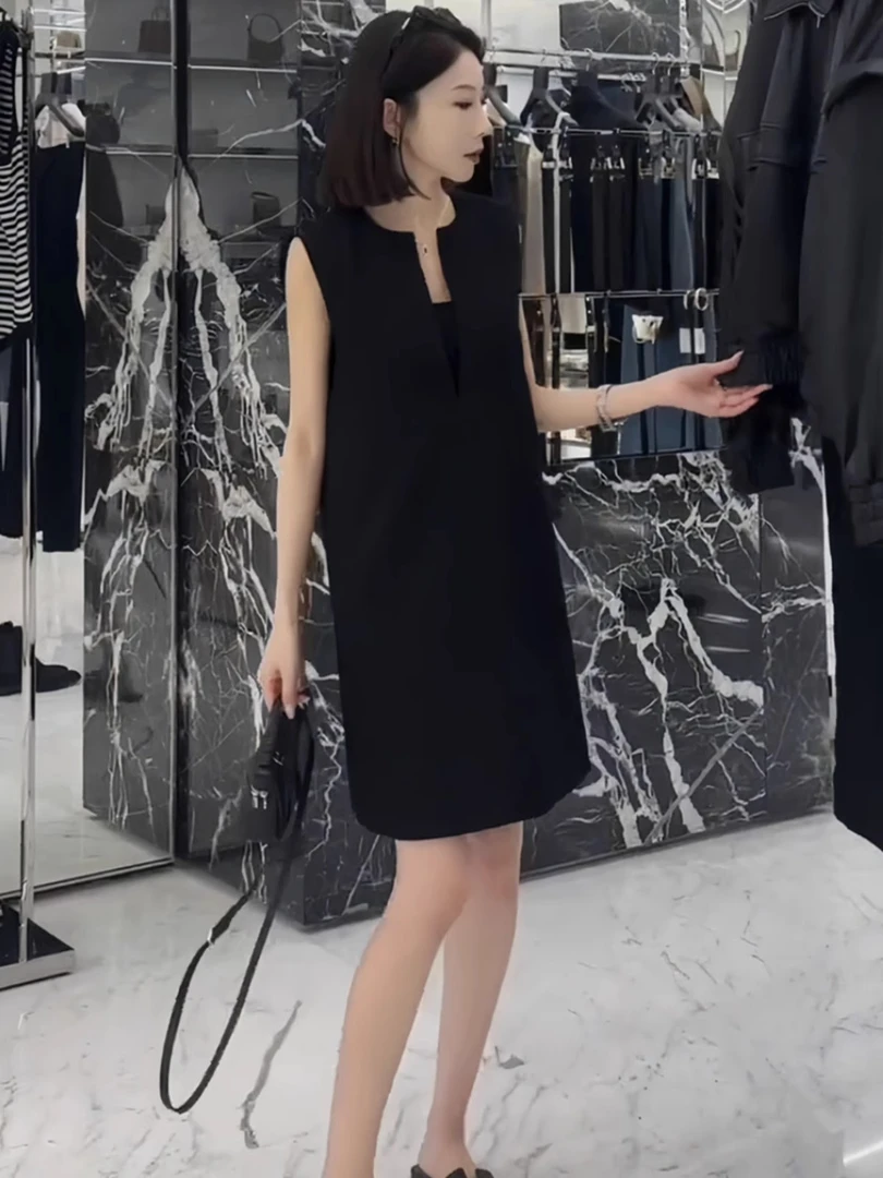 法式赫本风黑色高级感连衣裙女夏季宽松显瘦气质无袖设计背心裙子