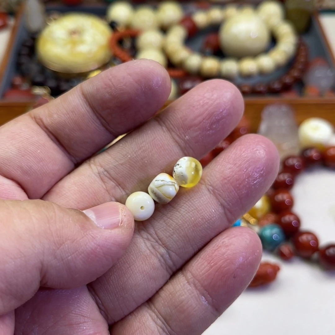 琥珀未镶嵌珠宝奇石3