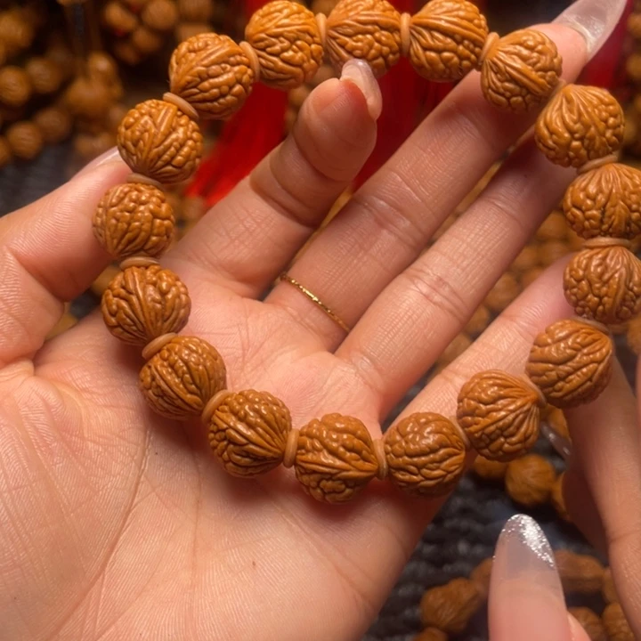 木质类龙纹桃枭手串