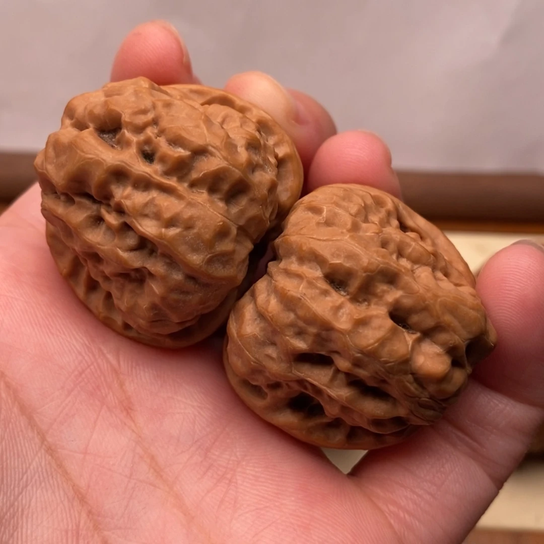 【闪购商品】把件文玩核桃边35左右
