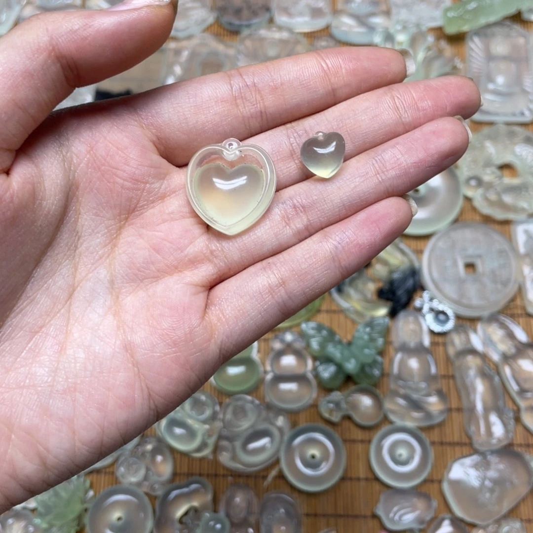 未镶嵌蛇纹石玉颈饰吧***爱