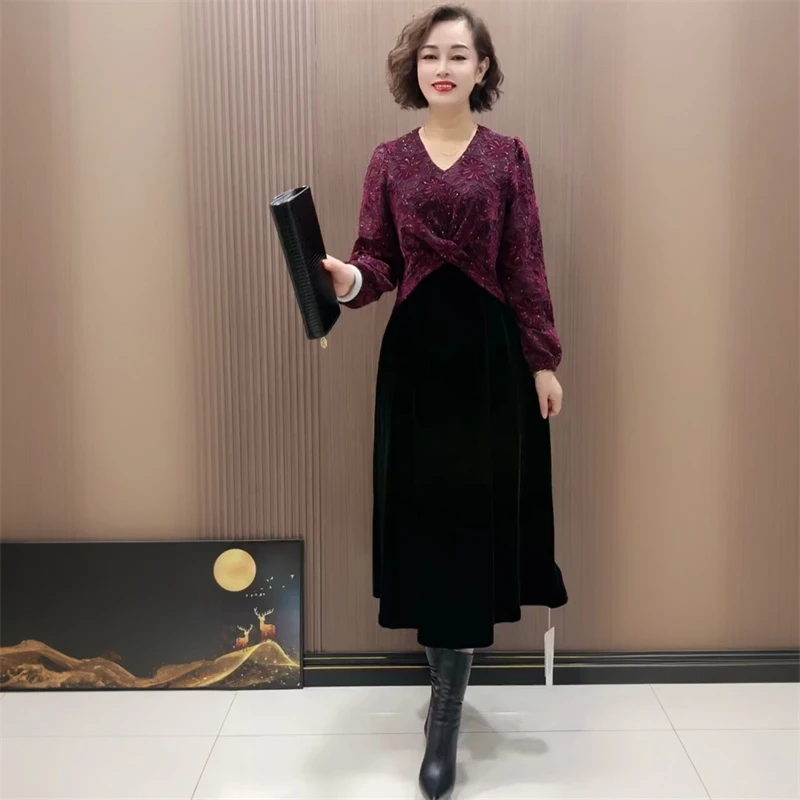 贵夫人高端气质中年妈妈装时尚洋气撞色拼金丝绒过膝长款连衣裙女
