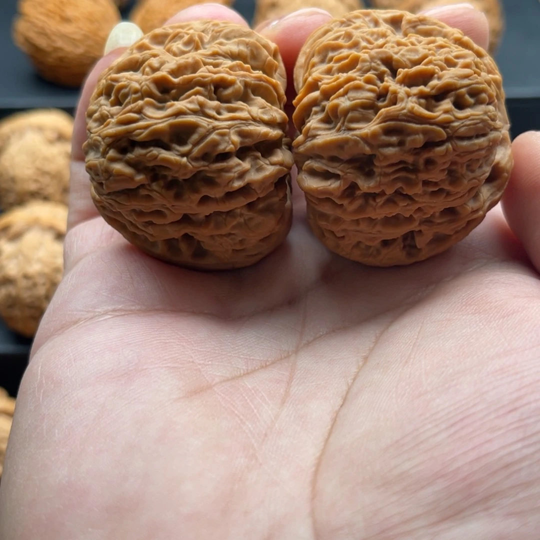 阿***七文玩核桃吊坠南疆石128，阿7，44