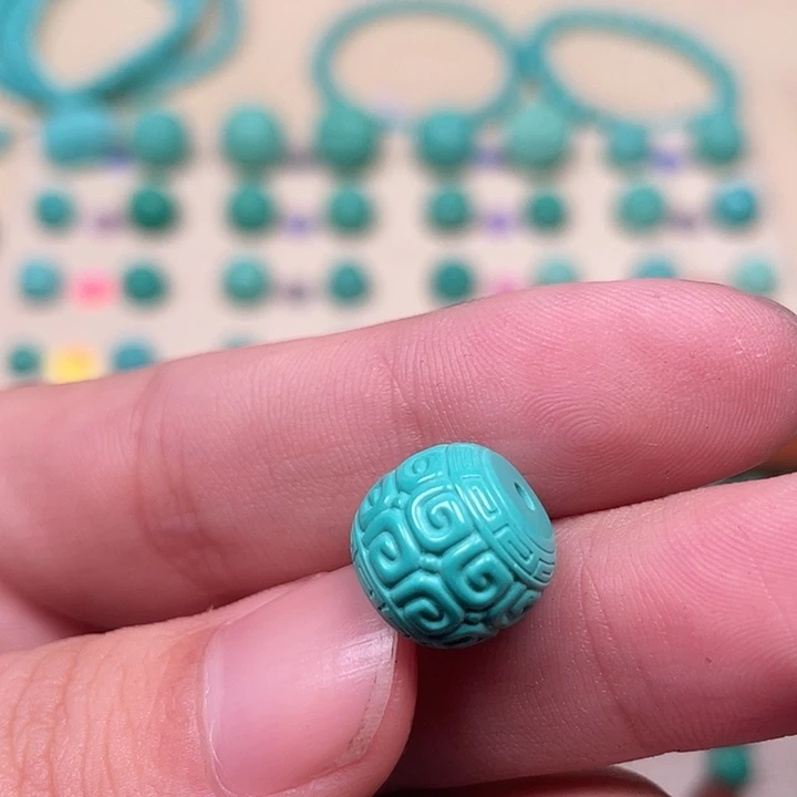 云见匠心雕刻配饰，尺寸12