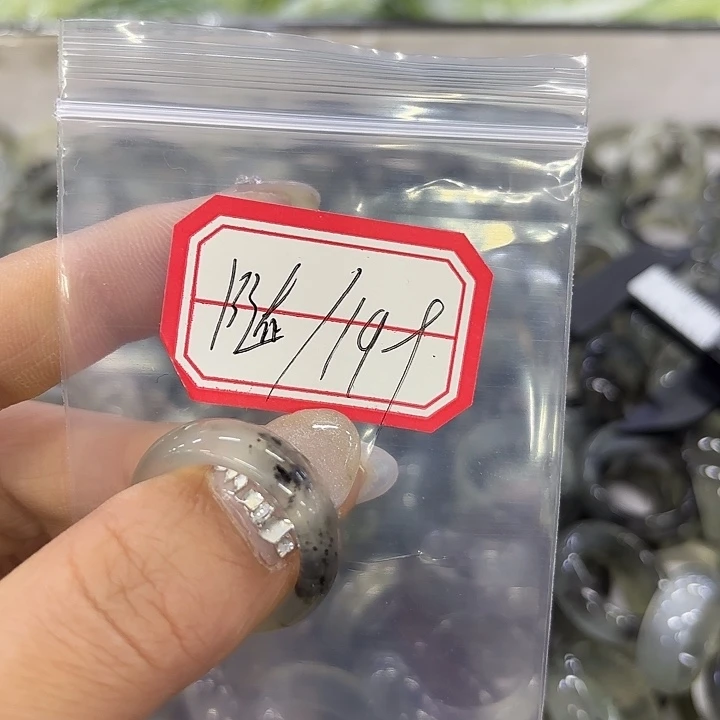 随***逝蛇纹石玉未镶嵌手镯