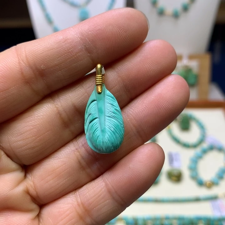 绿松石18K金镶嵌挂件