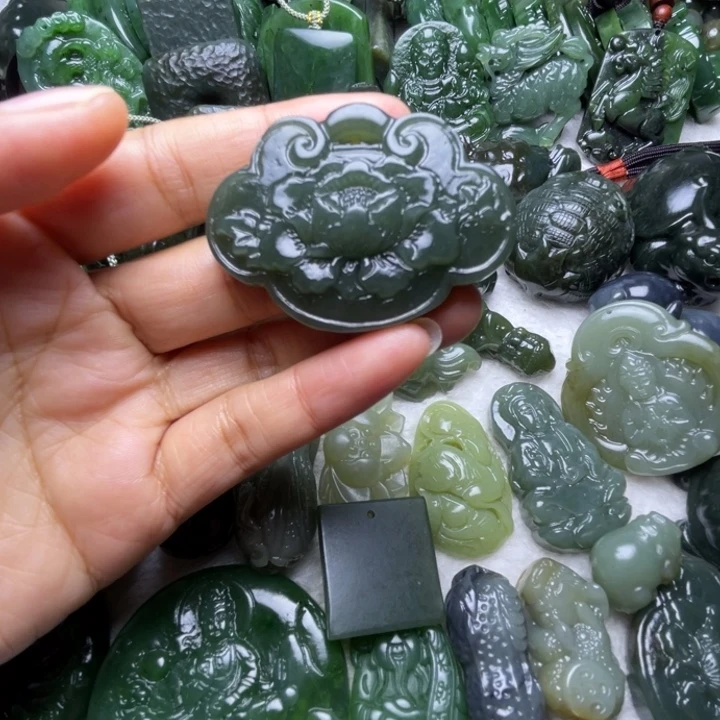 和田玉未镶嵌颈饰