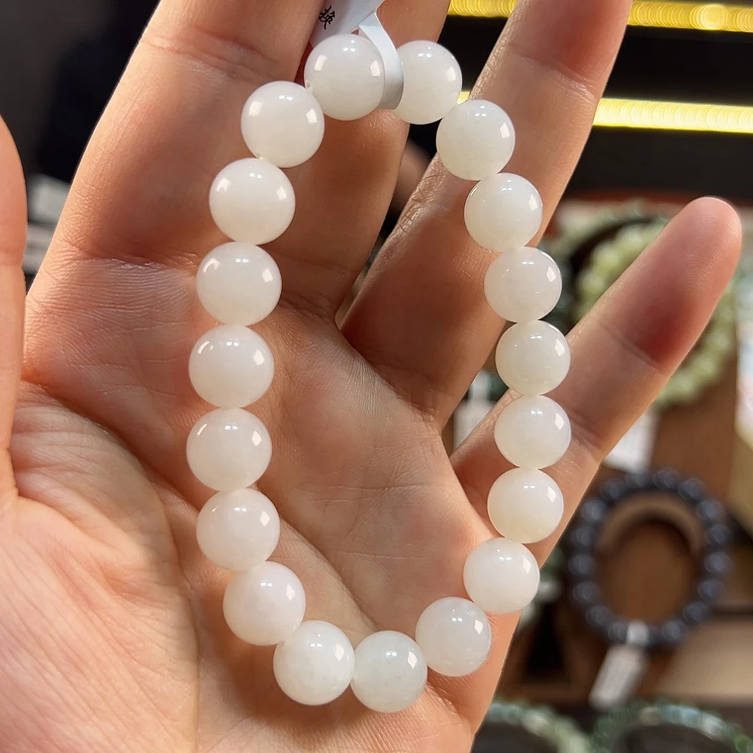 未镶嵌手链和田玉冬****饺且末白卡十佳佳