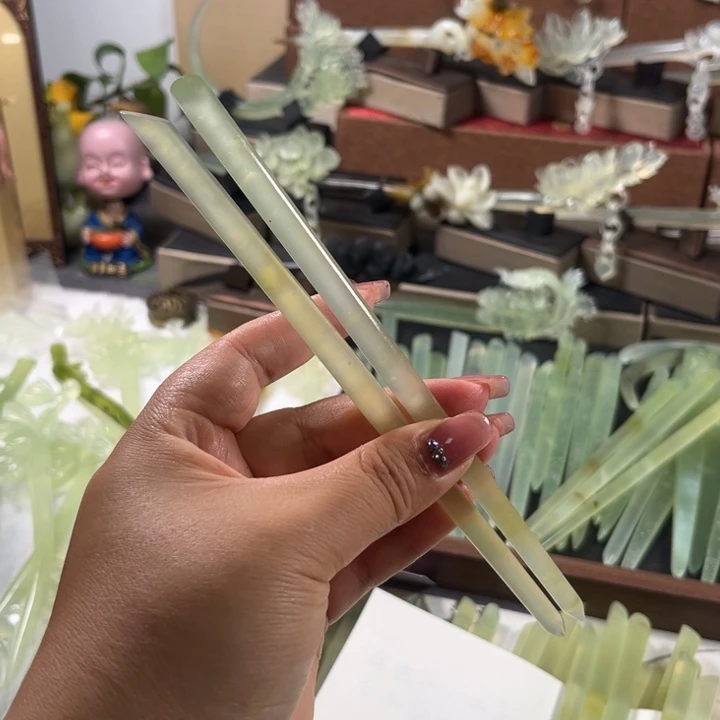 颜***默蛇纹石玉未镶嵌发簪