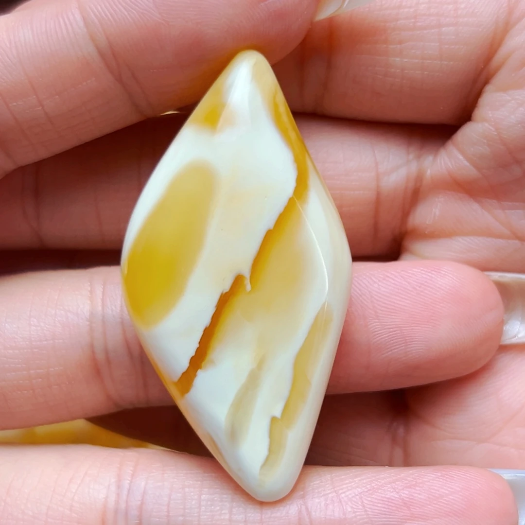 未镶嵌蜜蜡裸石27mm吊坠 9.2g