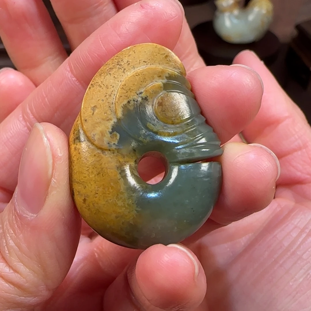 土***卖和田玉未镶嵌挂件