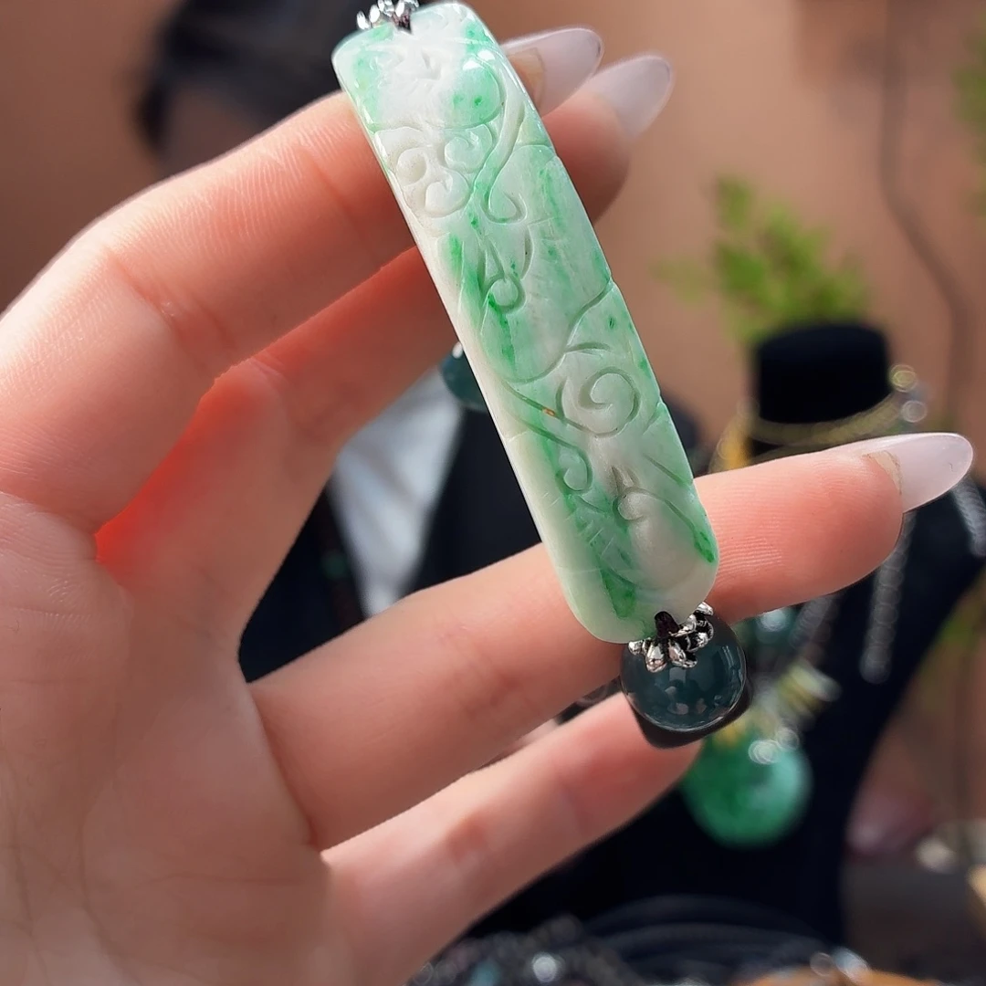 翡翠未镶嵌耳饰手链