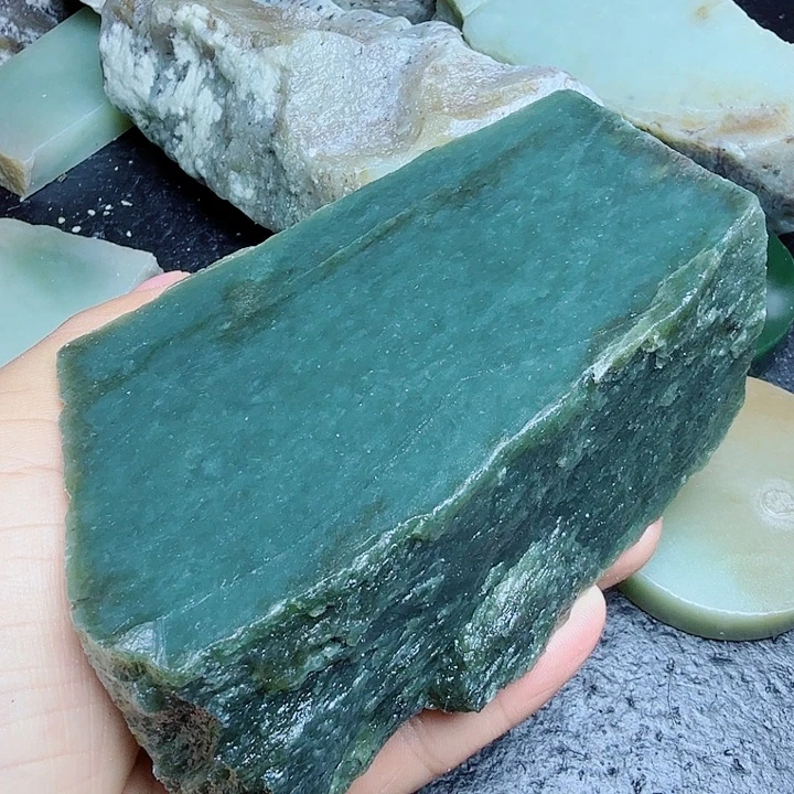 和田玉（糖玉）未镶嵌珠宝奇石