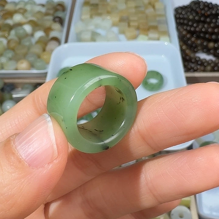 和田玉（碧玉）未镶嵌戒指15.3内径10