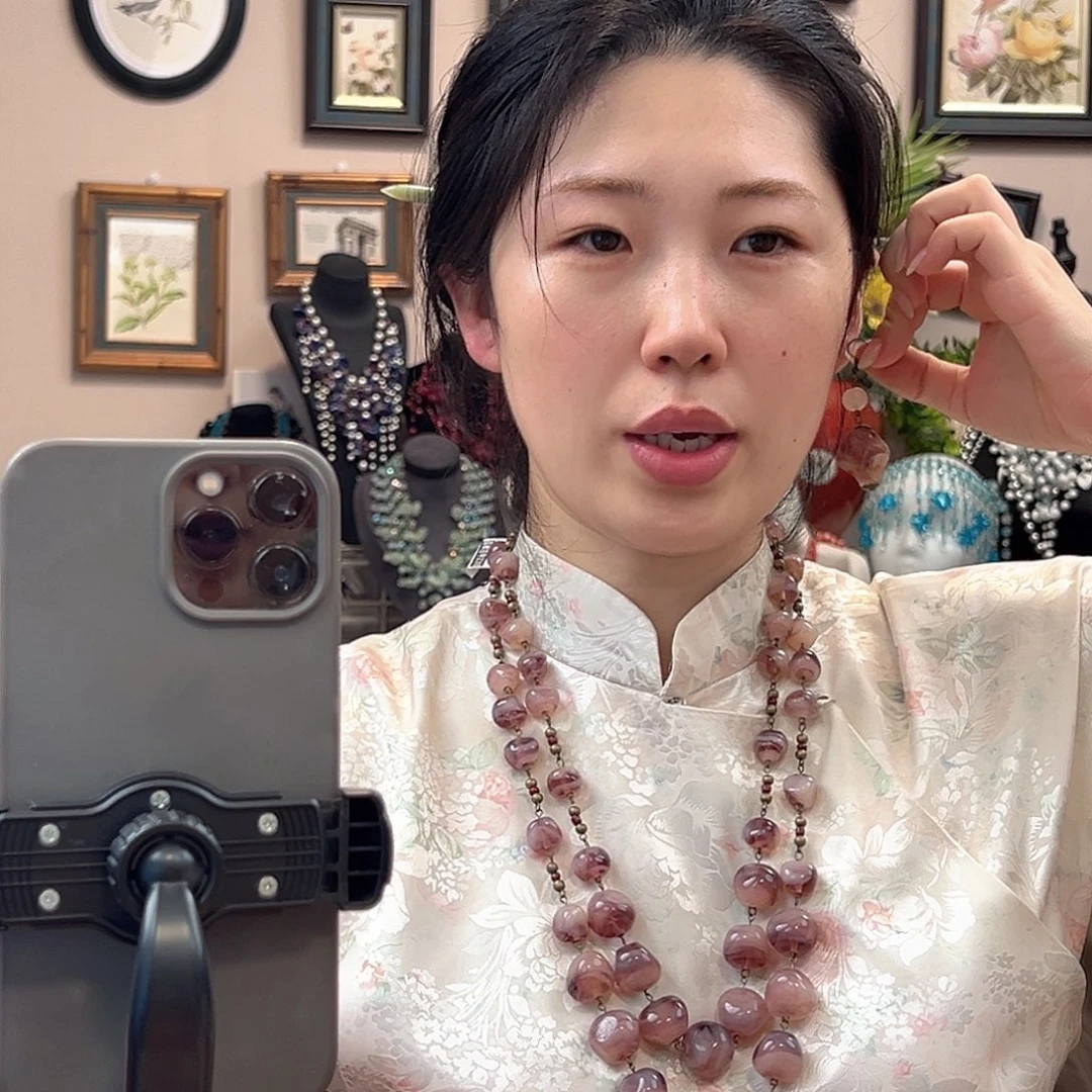 J***y玻璃颈饰编号490 一套