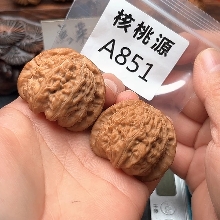 吊坠文玩核桃白狮子42+