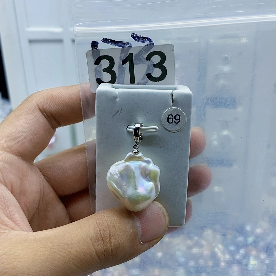 淡水珍珠合金颈饰