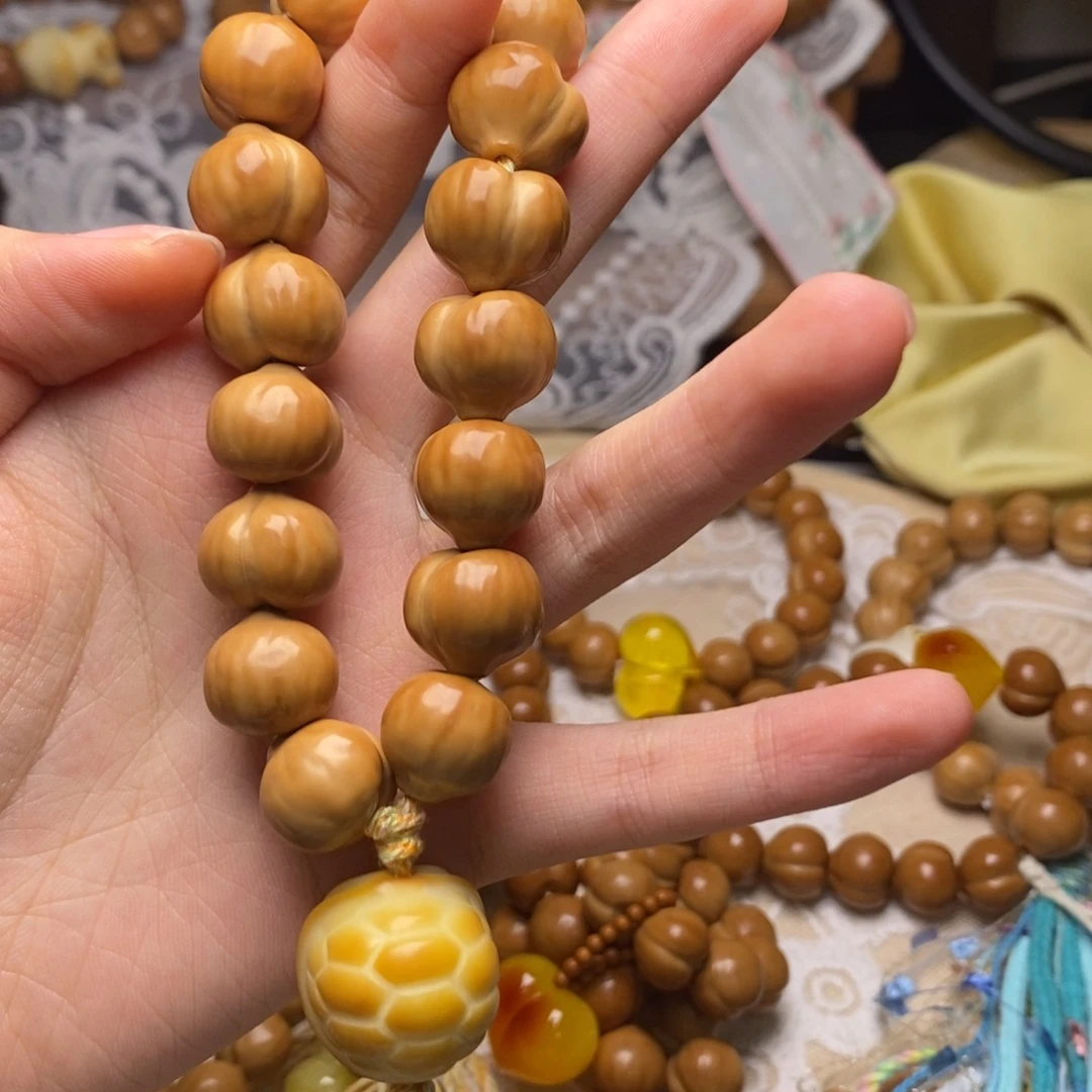 猴头核桃吊坠富甲