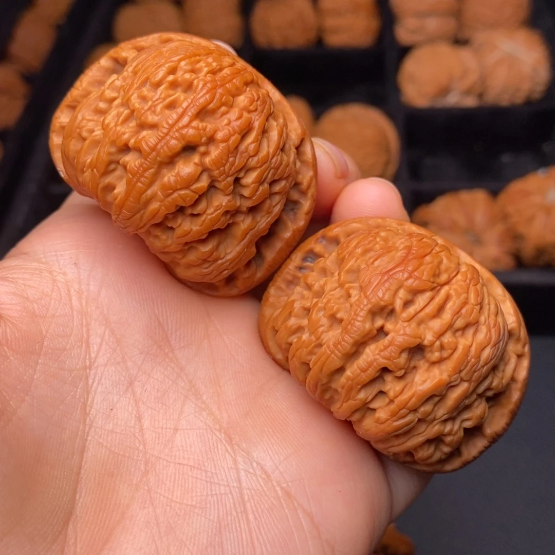 文玩核桃把件秦岭野生核桃
